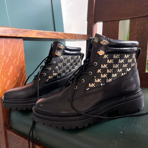 NEW, never worn!! COOL Michael Kors Black and Gold Ankle Boots! BEAUTIFUL ♥️ - Picture 2 of 10